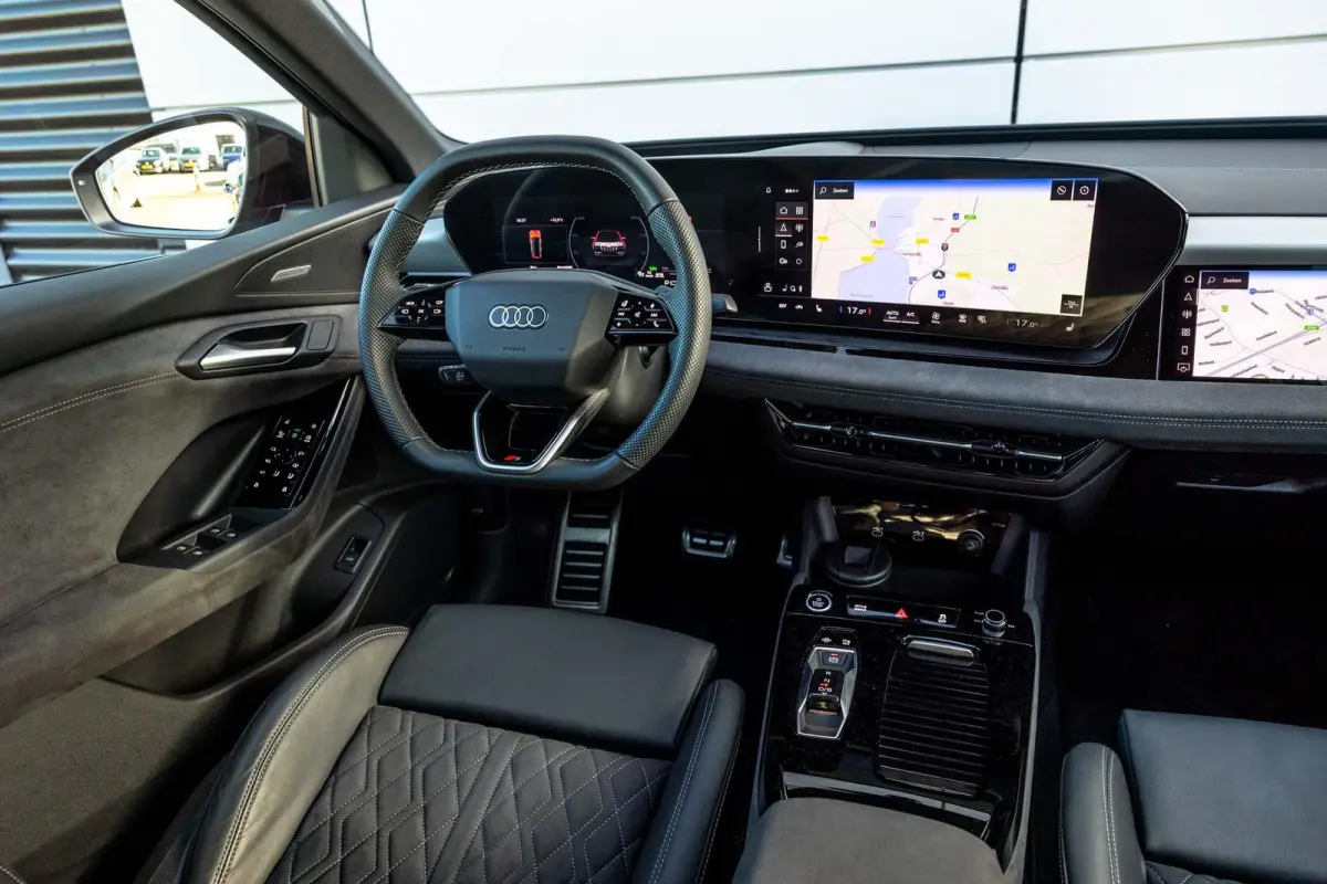 Performance 306pk S edition 100 kWh | Luchtvering | Panoramadak | B&O | Head-up
