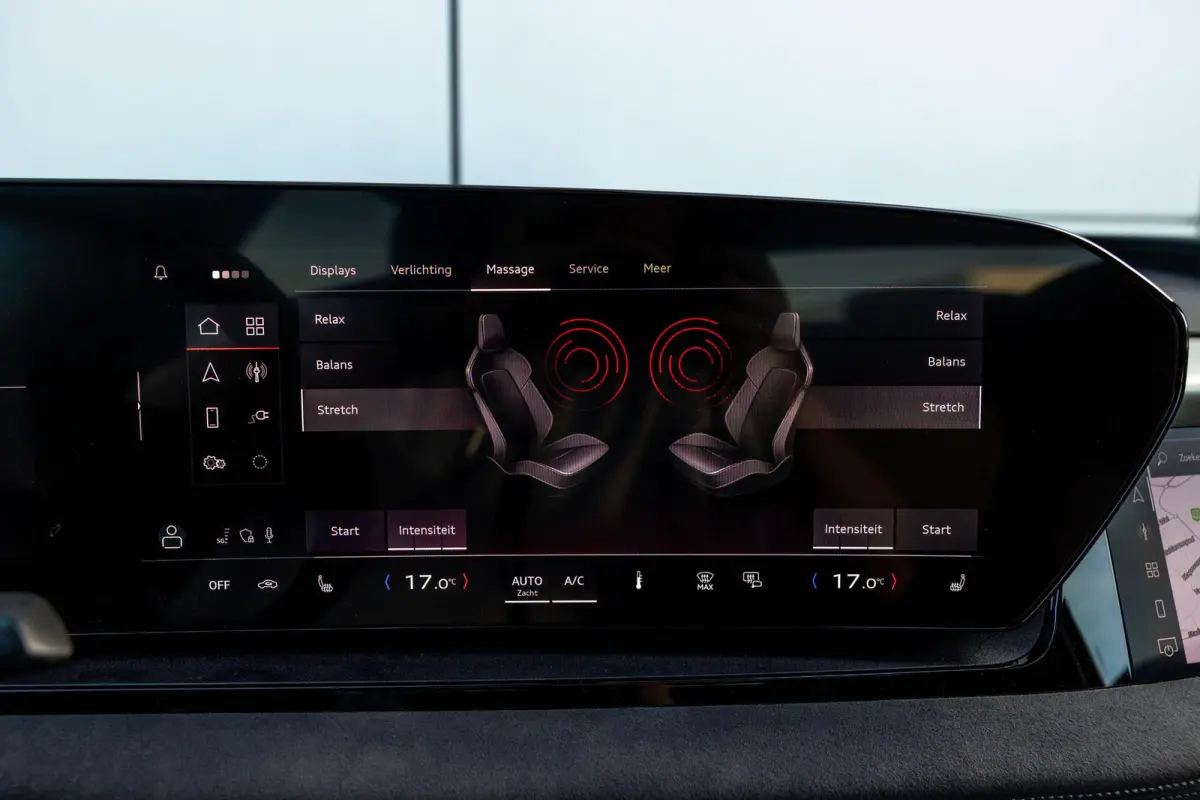 Performance 306pk S edition 100 kWh | Luchtvering | Panoramadak | B&O | Head-up