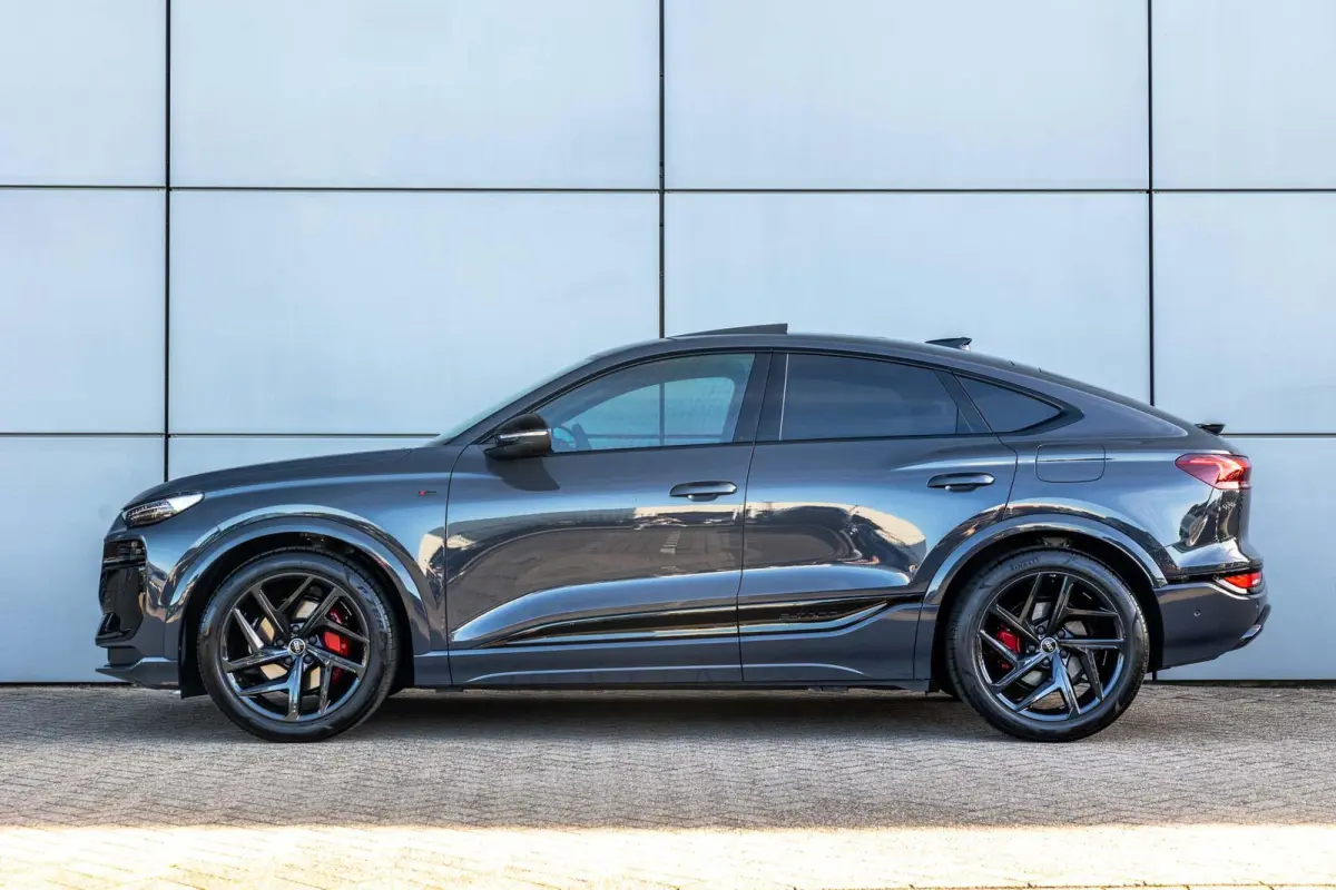 Performance 306pk S edition 100 kWh | Luchtvering | Panoramadak | B&O | Head-up