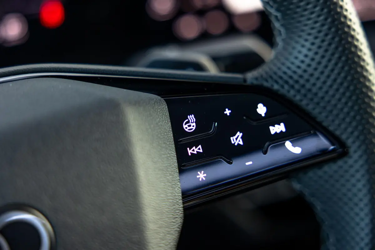 Performance 306pk S edition 100 kWh | Luchtvering | Panoramadak | B&O | Head-up