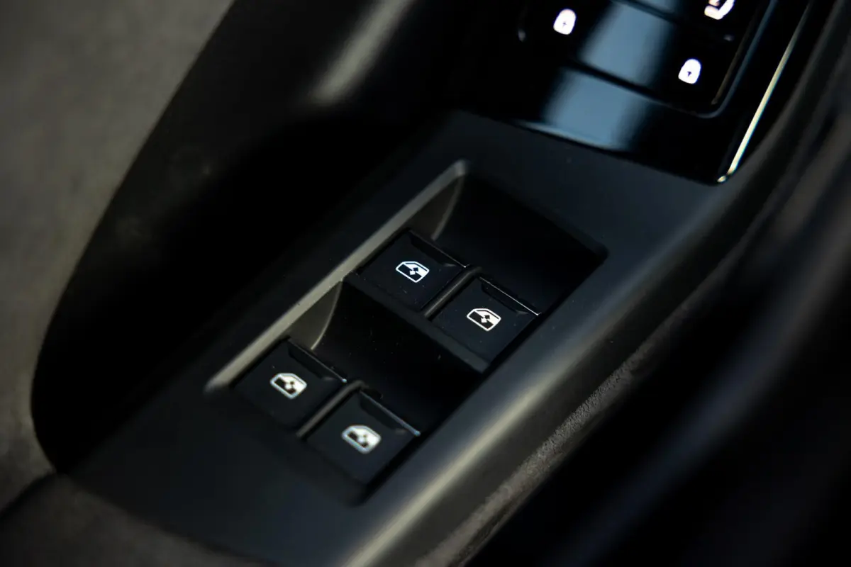 Performance 306pk S edition 100 kWh | Luchtvering | Panoramadak | B&O | Head-up