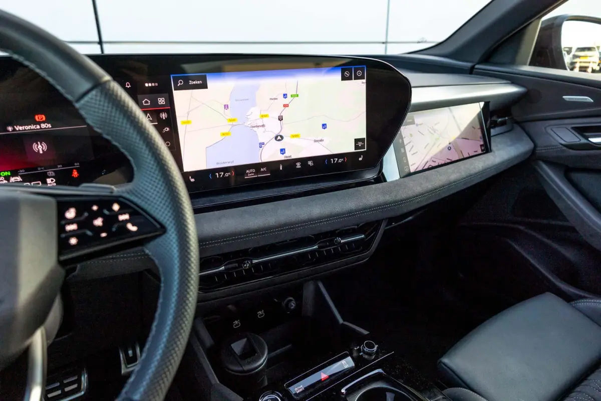 Performance 306pk S edition 100 kWh | Luchtvering | Panoramadak | B&O | Head-up
