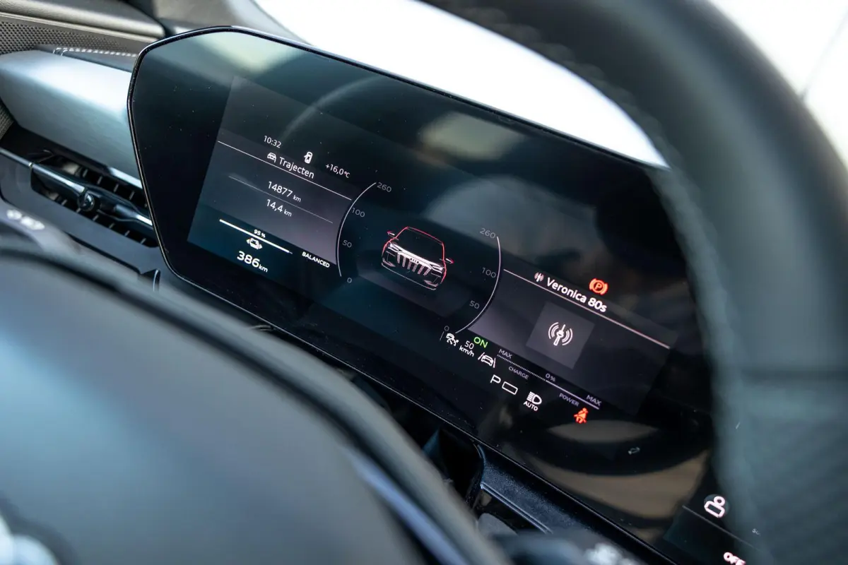 Performance 306pk S edition 100 kWh | Luchtvering | Panoramadak | B&O | Head-up