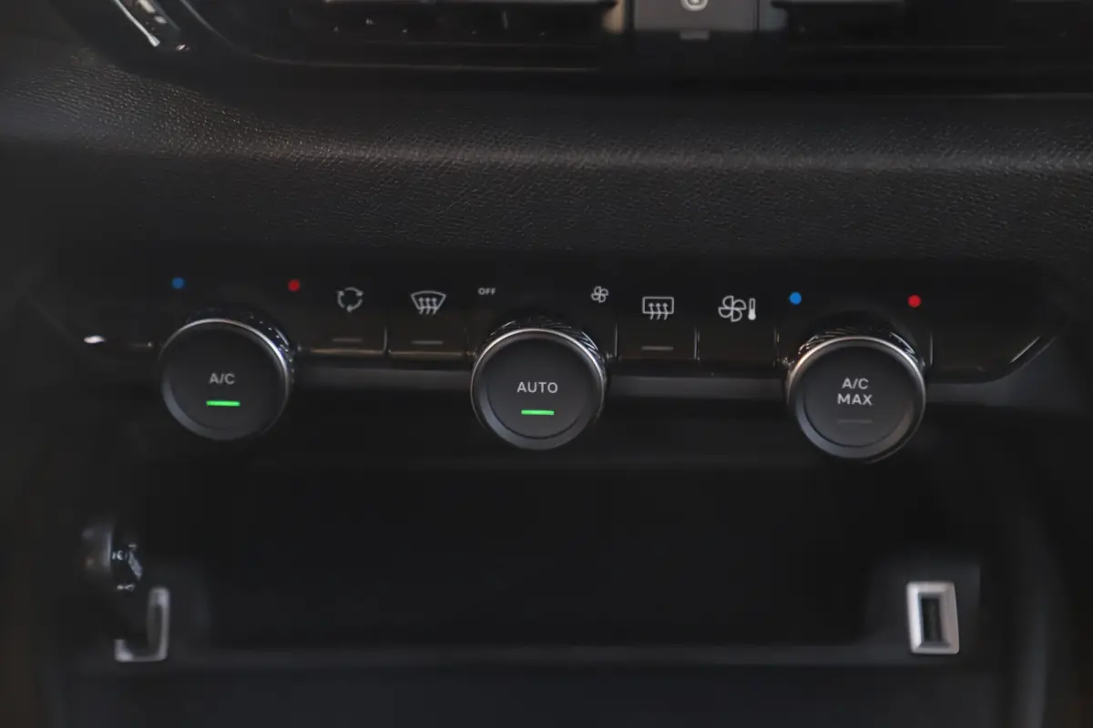 1.2 Puretech Feel 131PK Trekhaak Virtual Cockpit Navigatie Carplay Android Climate Cruise Control Parkeersensor