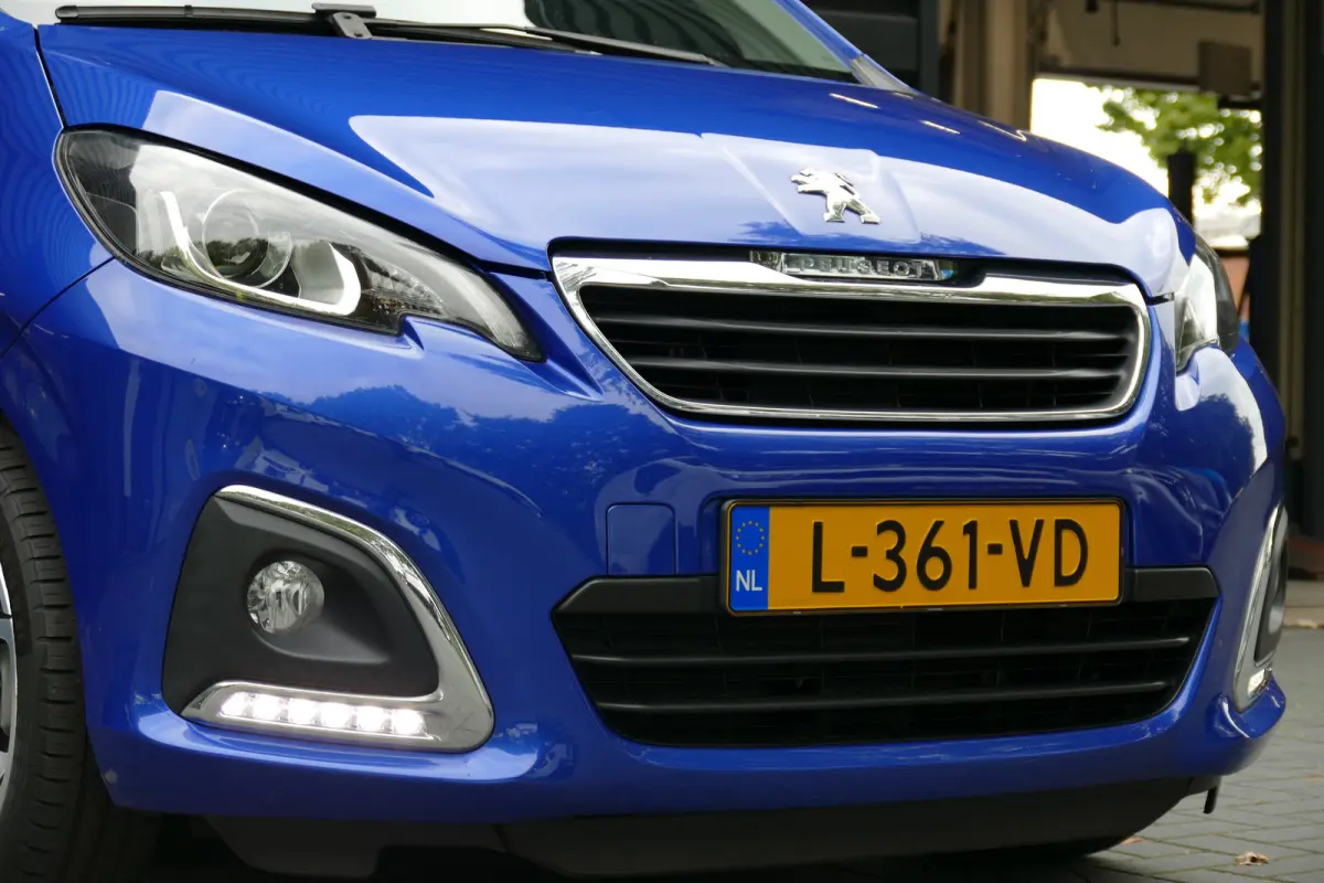 1.0 E-VTI 72PK 5-DRS ALLURE / CAMERA / 15"LMV / LED / NAVI / CLIMA / BLUETOOTH /