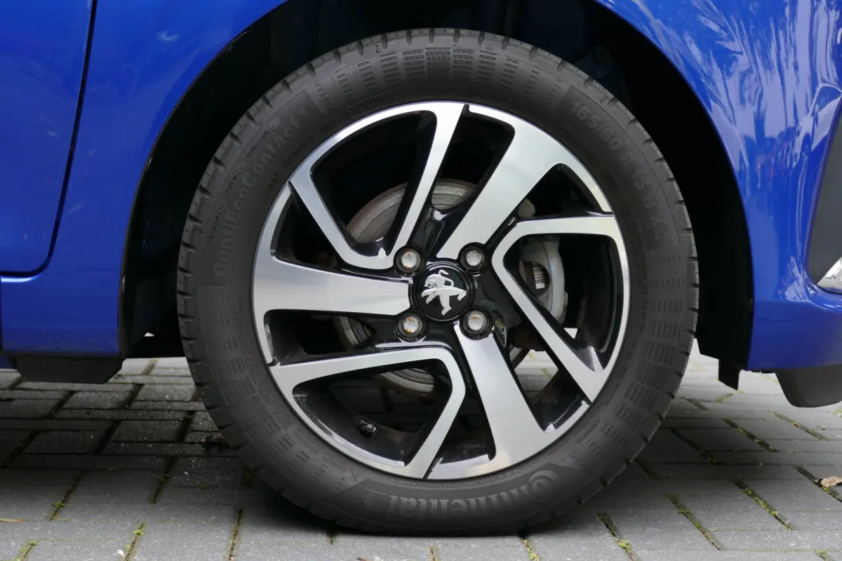 1.0 E-VTI 72PK 5-DRS ALLURE / CAMERA / 15"LMV / LED / NAVI / CLIMA / BLUETOOTH /