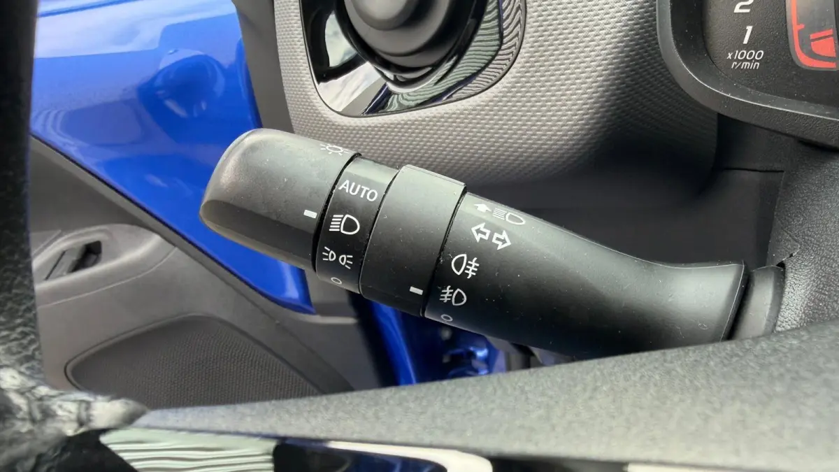 1.0 E-VTI 72PK 5-DRS ALLURE / NAVI / CLIMA / LED / 15" LMV / BLUETOOTH / PACK STYLE !!