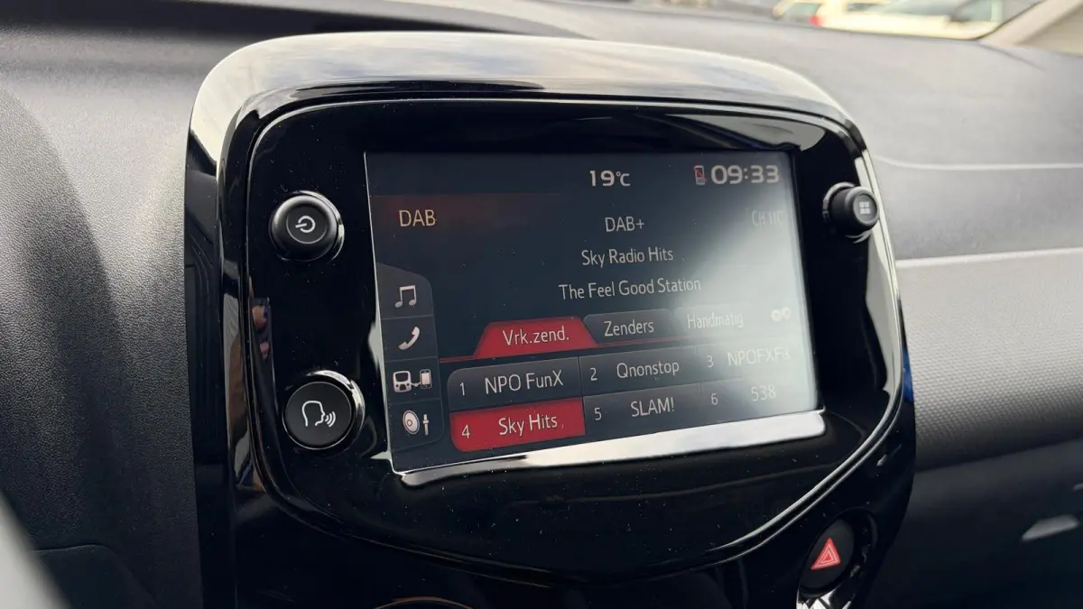 1.0 E-VTI 72PK 5-DRS ALLURE / NAVI / CLIMA / LED / 15" LMV / BLUETOOTH / PACK STYLE !!