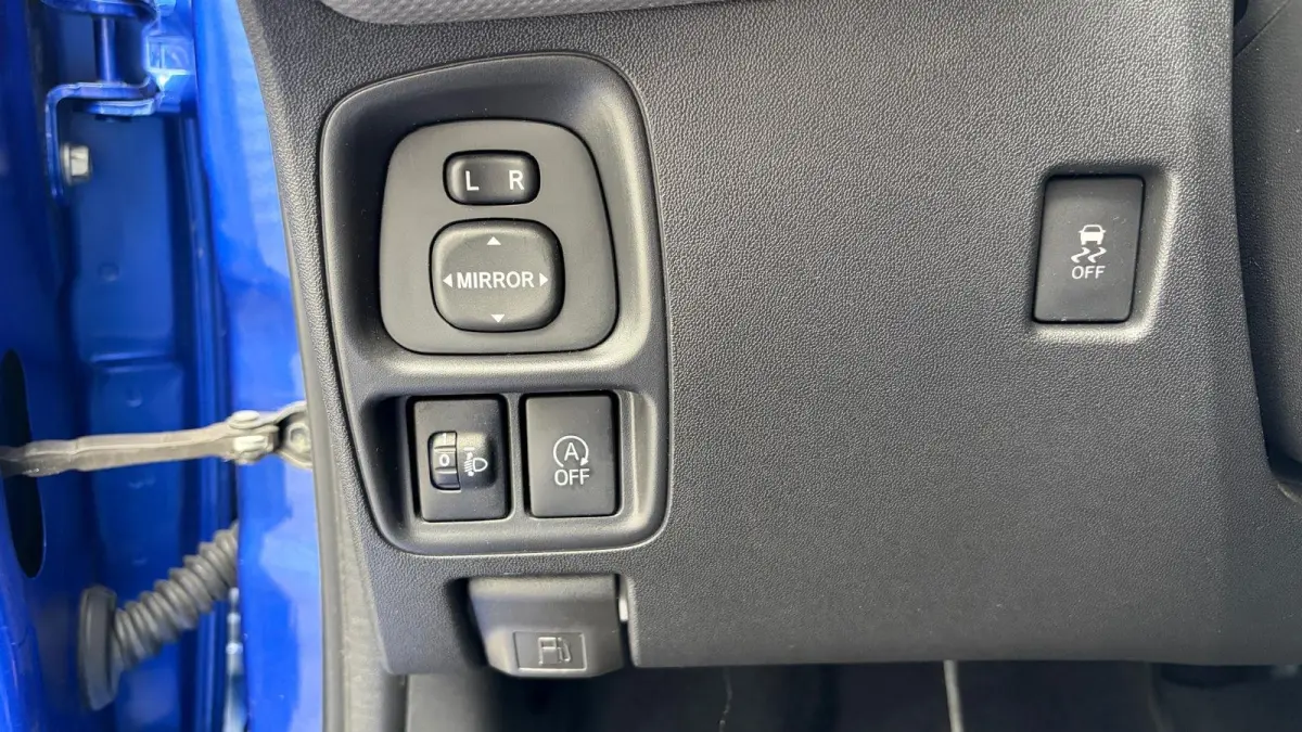 1.0 E-VTI 72PK 5-DRS ALLURE / NAVI / CLIMA / LED / 15" LMV / BLUETOOTH / PACK STYLE !!