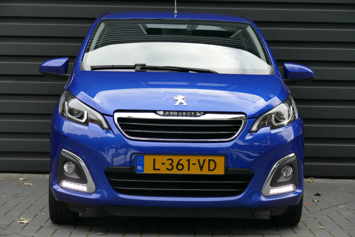1.0 E-VTI 72PK 5-DRS ALLURE / CAMERA / 15"LMV / LED / NAVI / CLIMA / BLUETOOTH /