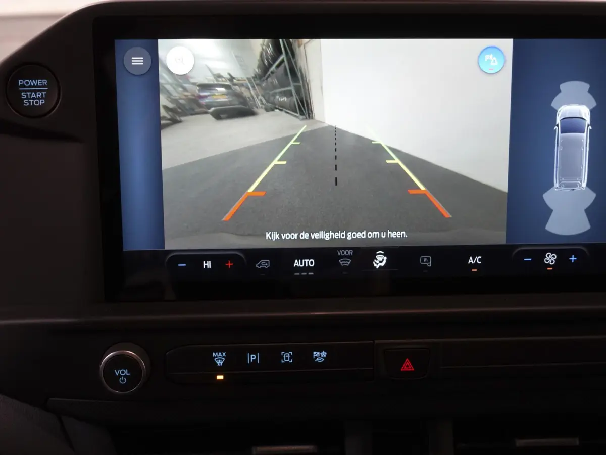 300 2.0 TDCI L2H1 Trend Dubbele Cabine Nieuw Model Trekhaak Navigatie Apple CarPlay Android Auto Camera Parkeerhulp Adaptive Cruise Control Climate Control Lichtmetalen velgen