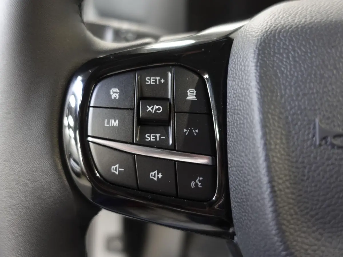 300 2.0 TDCI L2H1 Trend Dubbele Cabine Nieuw Model Trekhaak Navigatie Apple CarPlay Android Auto Camera Parkeerhulp Adaptive Cruise Control Climate Control Lichtmetalen velgen