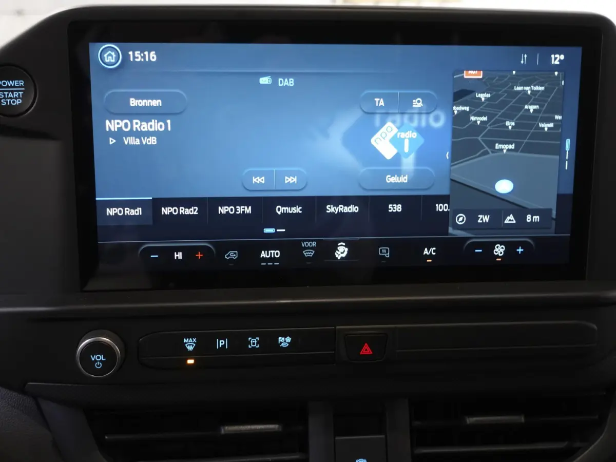300 2.0 TDCI L2H1 Trend Dubbele Cabine Nieuw Model Trekhaak Navigatie Apple CarPlay Android Auto Camera Parkeerhulp Adaptive Cruise Control Climate Control Lichtmetalen velgen