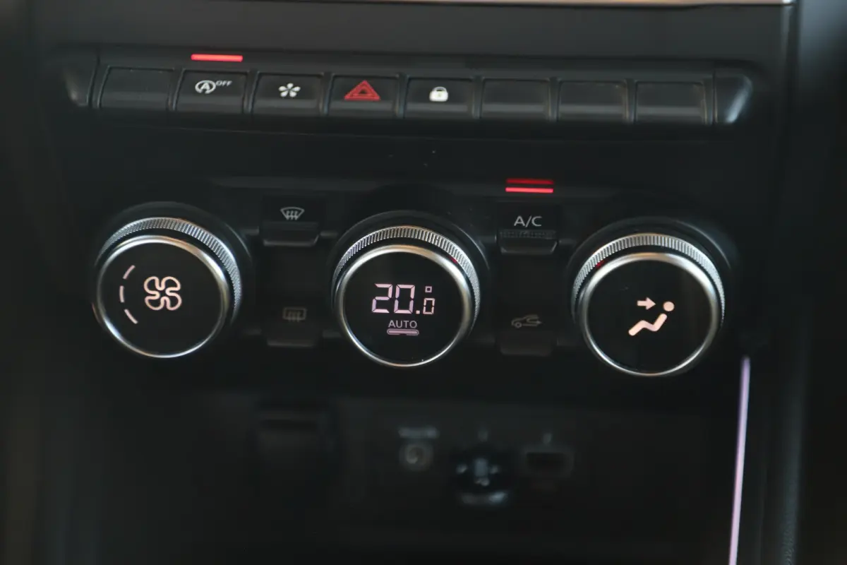 1.0 TCe Intens 101PK Half Leder Navigatie Carplay Android Climate Cruise Control Parkeersensor Rijstrooksensor