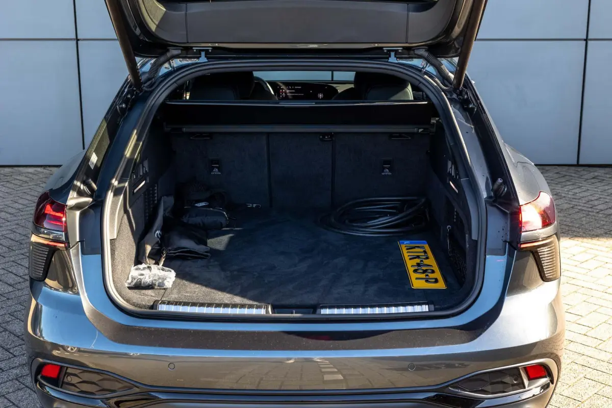 2.0 e-hybrid 367pk quattro S edition Competition | Luchtvering | Trekhaak | B&O | Head-up