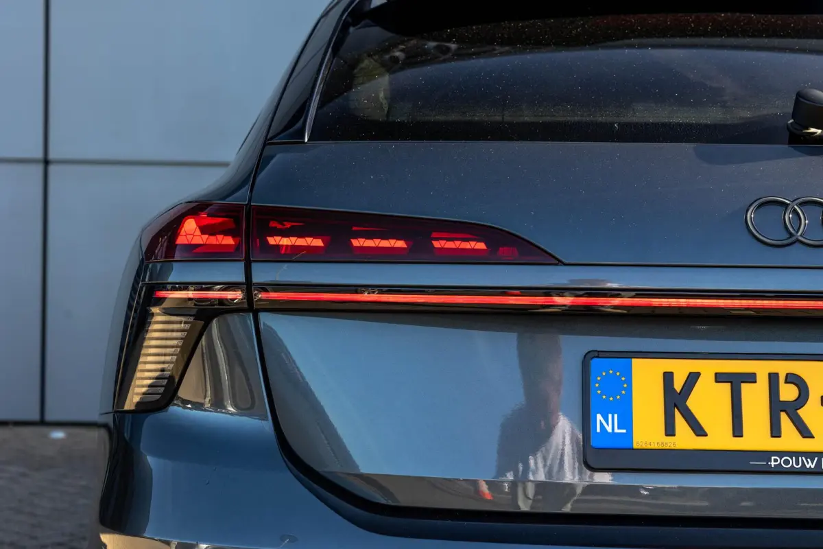 2.0 e-hybrid 367pk quattro S edition Competition | Luchtvering | Trekhaak | B&O | Head-up