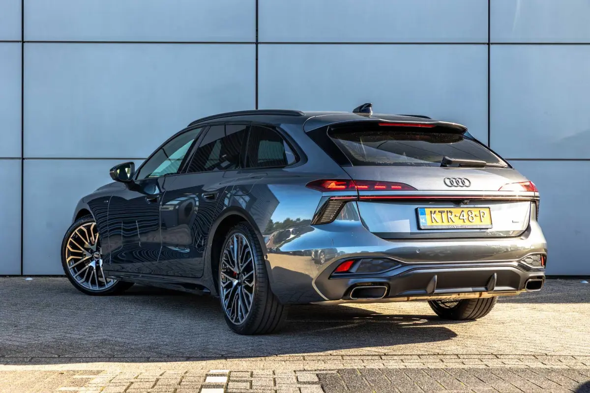 2.0 e-hybrid 367pk quattro S edition Competition | Luchtvering | Trekhaak | B&O | Head-up