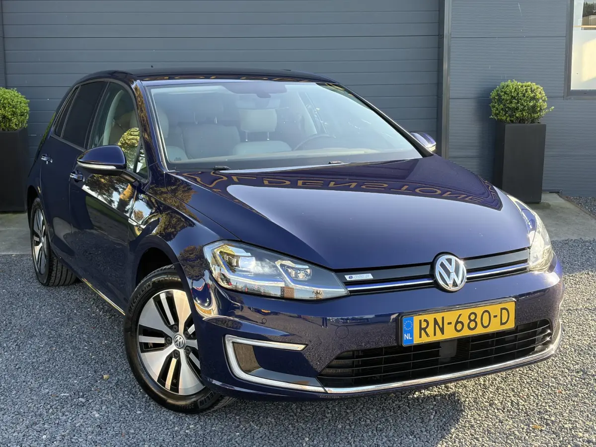 e-Golf ✓SOH 88.57%✓Carplay✓Navi✓Leder✓Clima✓Cruise✓Pdc V+A✓LED✓16'' Lm velgen✓N.A.P✓Apk tot 02-2027