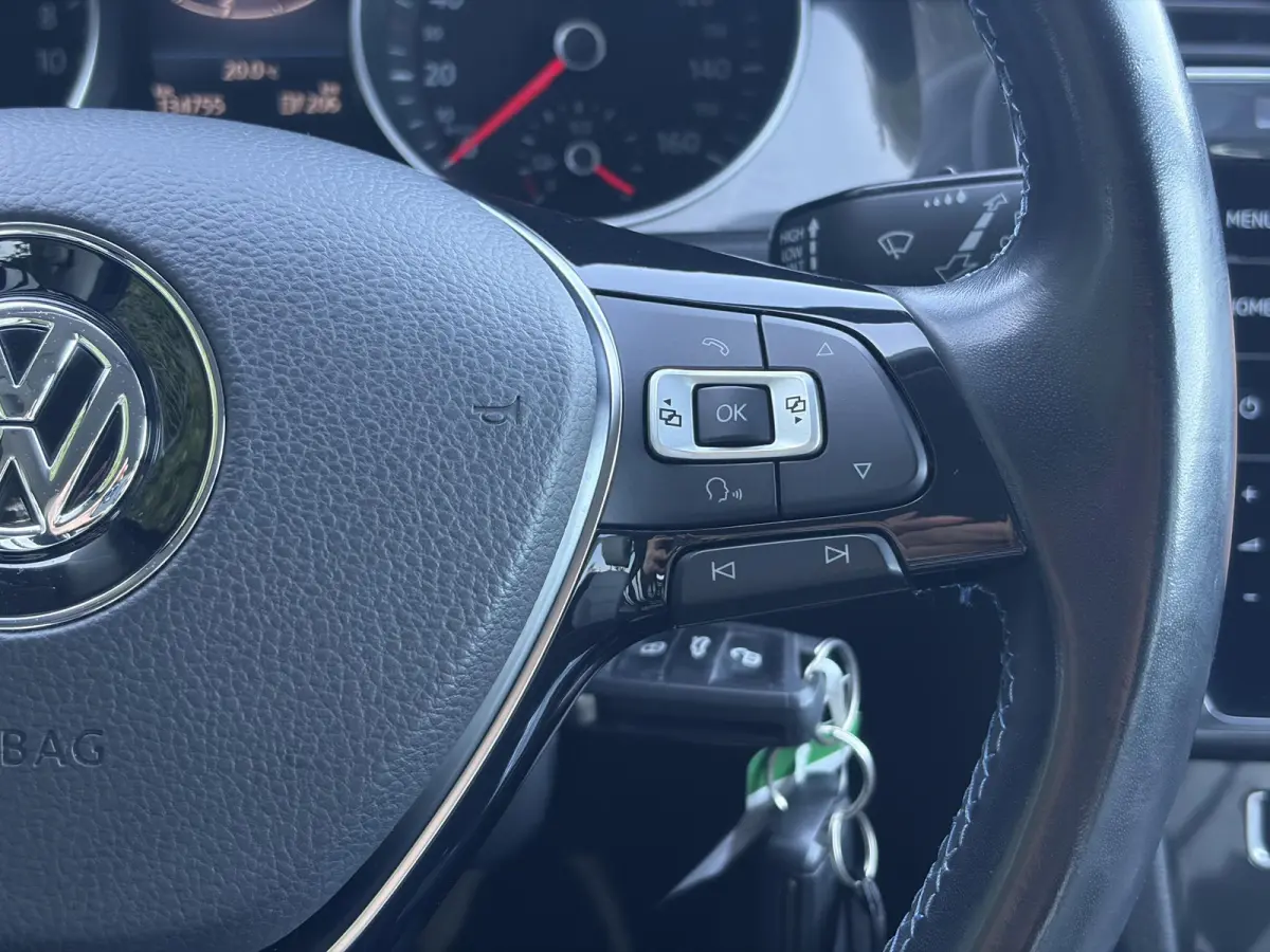 e-Golf ✓SOH 88.57%✓Carplay✓Navi✓Leder✓Clima✓Cruise✓Pdc V+A✓LED✓16'' Lm velgen✓N.A.P✓Apk tot 02-2027