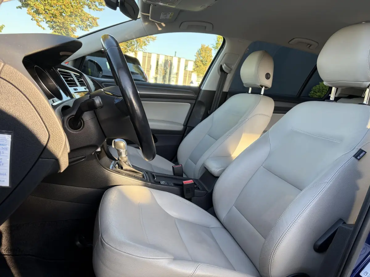 e-Golf ✓SOH 88.57%✓Carplay✓Navi✓Leder✓Clima✓Cruise✓Pdc V+A✓LED✓16'' Lm velgen✓N.A.P✓Apk tot 02-2027
