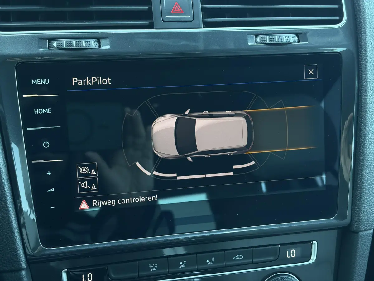 e-Golf ✓SOH 88.57%✓Carplay✓Navi✓Leder✓Clima✓Cruise✓Pdc V+A✓LED✓16'' Lm velgen✓N.A.P✓Apk tot 02-2027