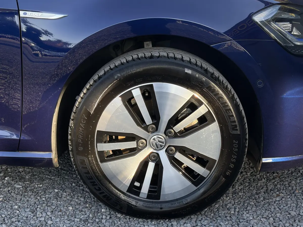 e-Golf ✓SOH 88.57%✓Carplay✓Navi✓Leder✓Clima✓Cruise✓Pdc V+A✓LED✓16'' Lm velgen✓N.A.P✓Apk tot 02-2027
