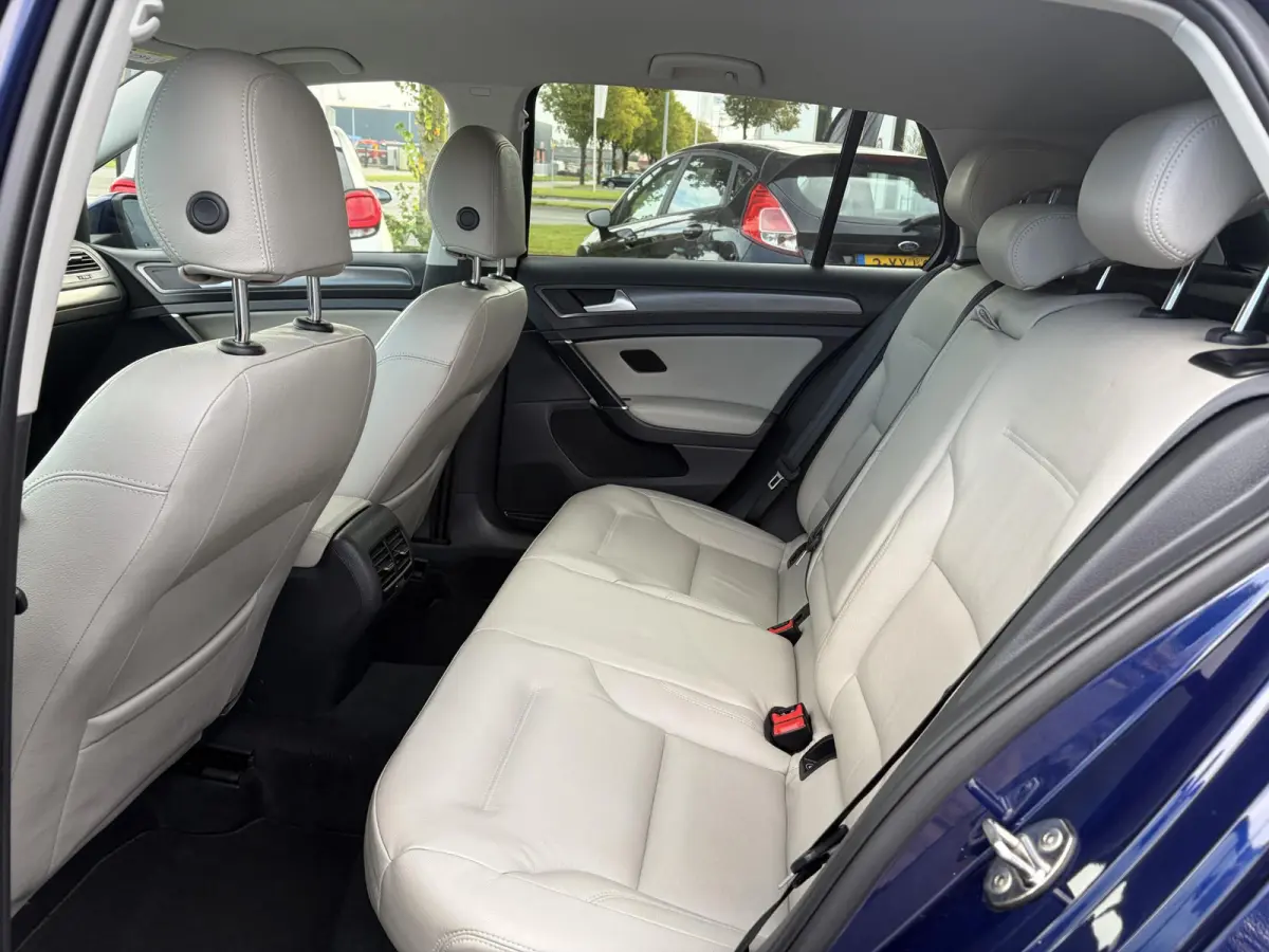 e-Golf ✓SOH 88.57%✓Carplay✓Navi✓Leder✓Clima✓Cruise✓Pdc V+A✓LED✓16'' Lm velgen✓N.A.P✓Apk tot 02-2027