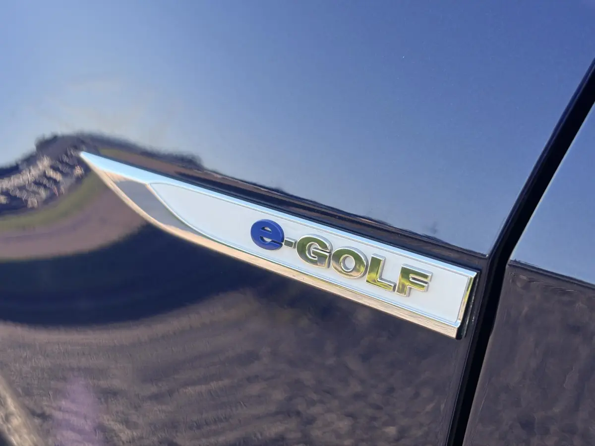 e-Golf ✓SOH 88.57%✓Carplay✓Navi✓Leder✓Clima✓Cruise✓Pdc V+A✓LED✓16'' Lm velgen✓N.A.P✓Apk tot 02-2027