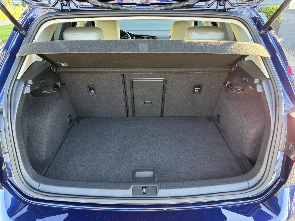 e-Golf ✓SOH 88.57%✓Carplay✓Navi✓Leder✓Clima✓Cruise✓Pdc V+A✓LED✓16'' Lm velgen✓N.A.P✓Apk tot 02-2027