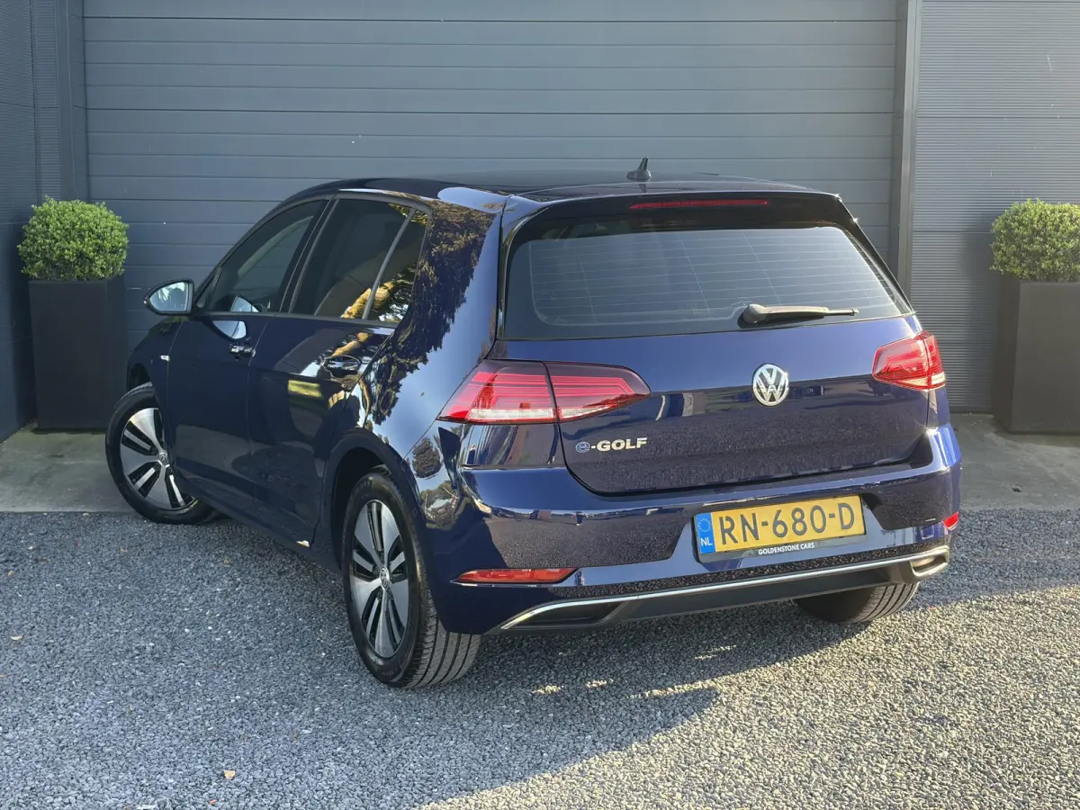 e-Golf ✓SOH 88.57%✓Carplay✓Navi✓Leder✓Clima✓Cruise✓Pdc V+A✓LED✓16'' Lm velgen✓N.A.P✓Apk tot 02-2027
