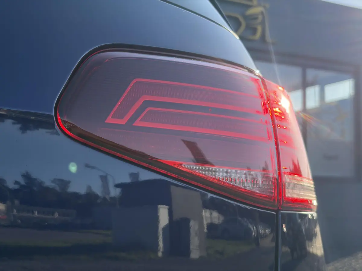 e-Golf ✓SOH 88.57%✓Carplay✓Navi✓Leder✓Clima✓Cruise✓Pdc V+A✓LED✓16'' Lm velgen✓N.A.P✓Apk tot 02-2027