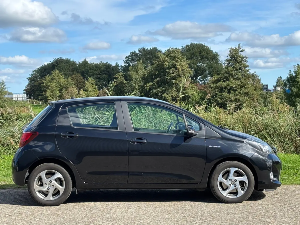 1.5 Hybrid Trend - Black Sand Pearl - Nav/Cruise/Carplay
