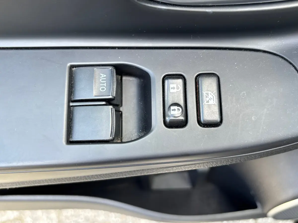 1.5 Hybrid Trend - Black Sand Pearl - Nav/Cruise/Carplay