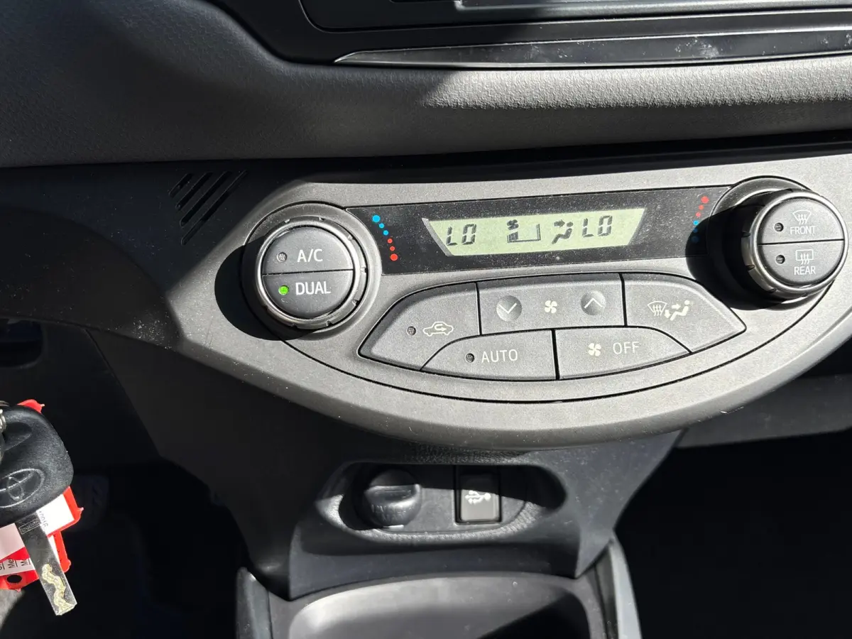 1.5 Hybrid Trend - Black Sand Pearl - Nav/Cruise/Carplay