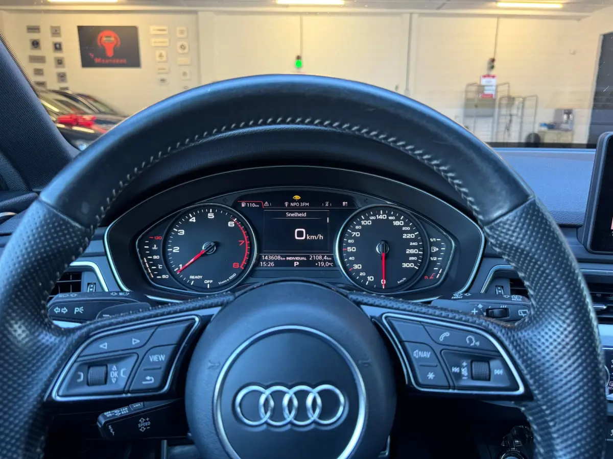 S-LINE / NAP !! / PANO / CRUISE / CLIMATE / FLIPPERS / P.SENSOREN / BLUETOOTH / LEDER-ALCANTARA / ISOFIX / 20 INCH !