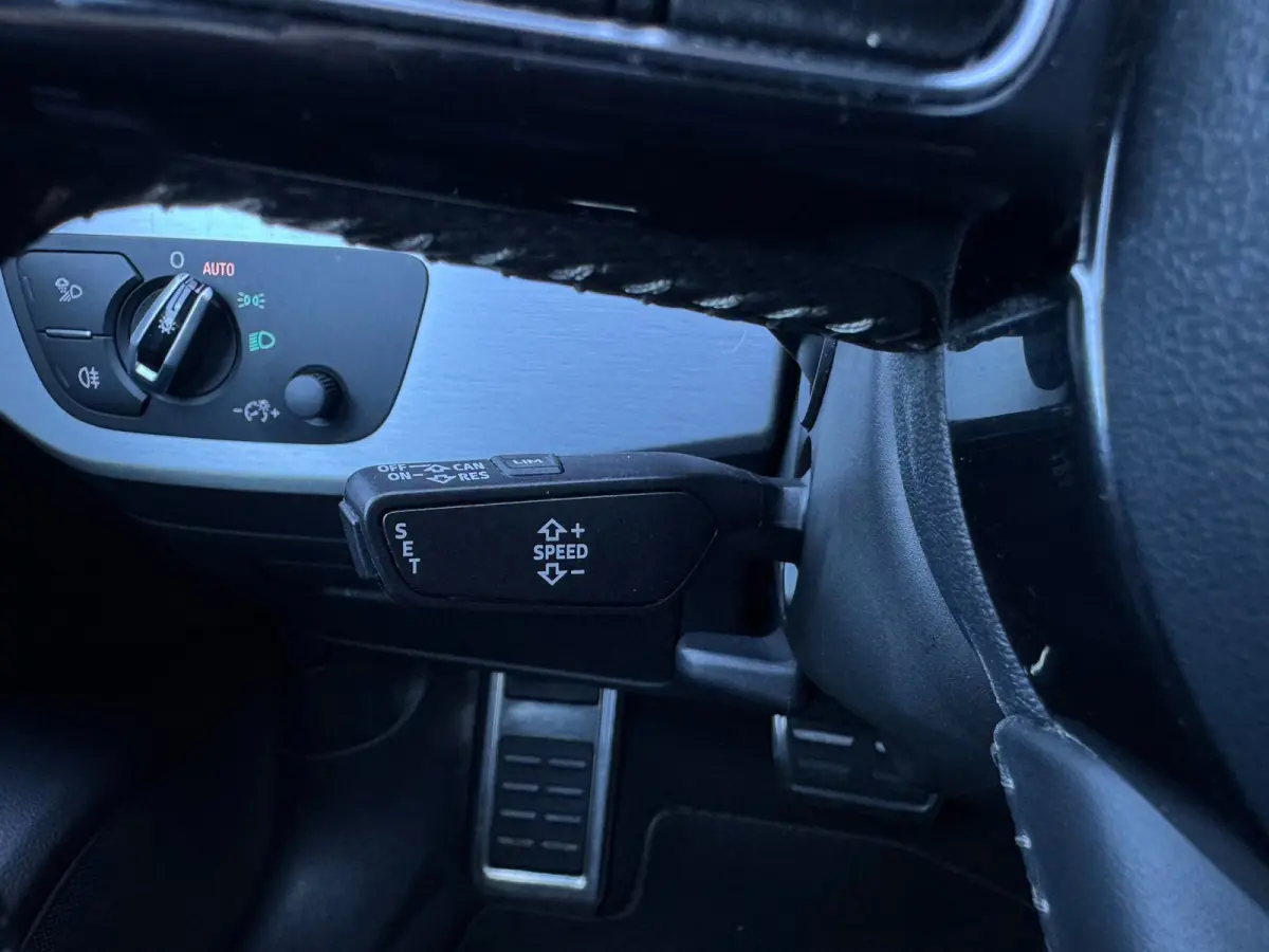 S-LINE / NAP !! / PANO / CRUISE / CLIMATE / FLIPPERS / P.SENSOREN / BLUETOOTH / LEDER-ALCANTARA / ISOFIX / 20 INCH !