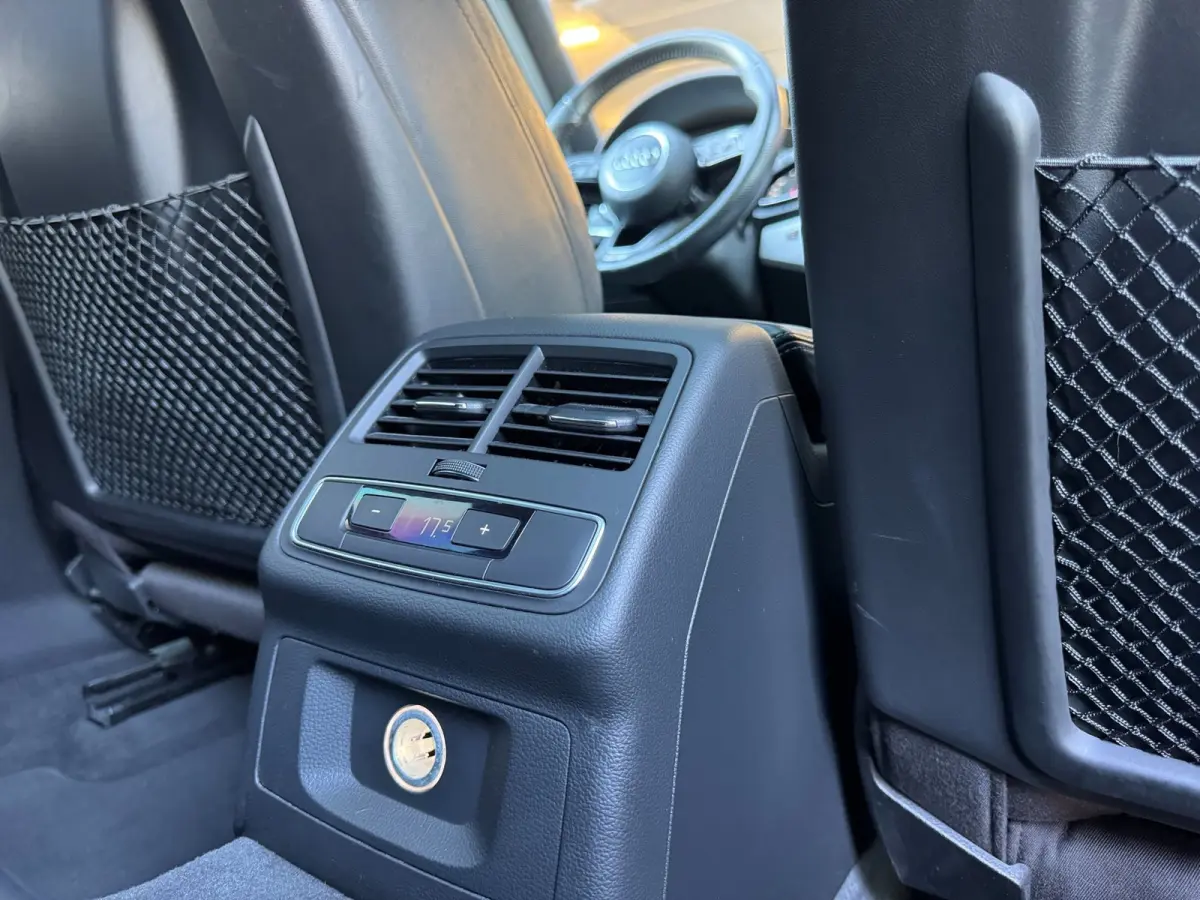 S-LINE / NAP !! / PANO / CRUISE / CLIMATE / FLIPPERS / P.SENSOREN / BLUETOOTH / LEDER-ALCANTARA / ISOFIX / 20 INCH !