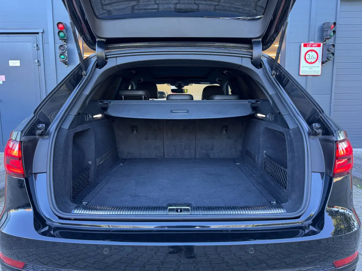 S-LINE / NAP !! / PANO / CRUISE / CLIMATE / FLIPPERS / P.SENSOREN / BLUETOOTH / LEDER-ALCANTARA / ISOFIX / 20 INCH !