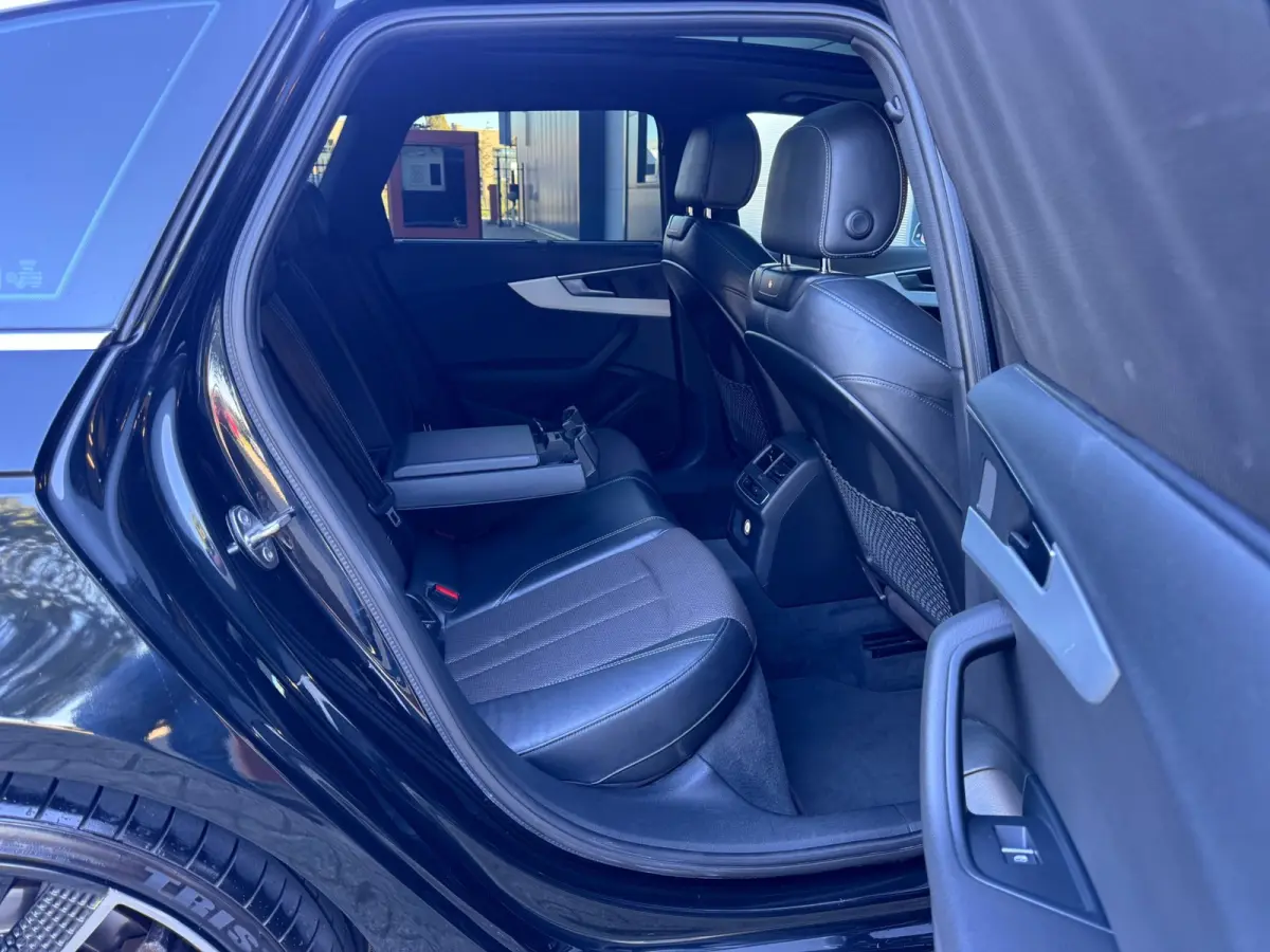 S-LINE / NAP !! / PANO / CRUISE / CLIMATE / FLIPPERS / P.SENSOREN / BLUETOOTH / LEDER-ALCANTARA / ISOFIX / 20 INCH !