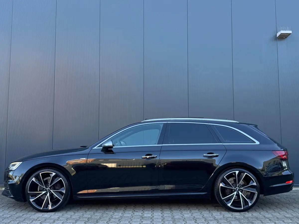 S-LINE / NAP !! / PANO / CRUISE / CLIMATE / FLIPPERS / P.SENSOREN / BLUETOOTH / LEDER-ALCANTARA / ISOFIX / 20 INCH !