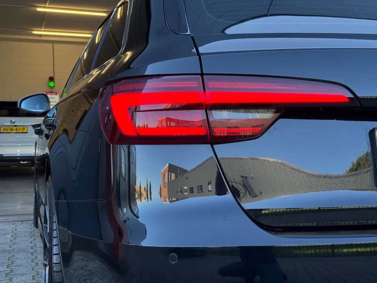 S-LINE / NAP !! / PANO / CRUISE / CLIMATE / FLIPPERS / P.SENSOREN / BLUETOOTH / LEDER-ALCANTARA / ISOFIX / 20 INCH !