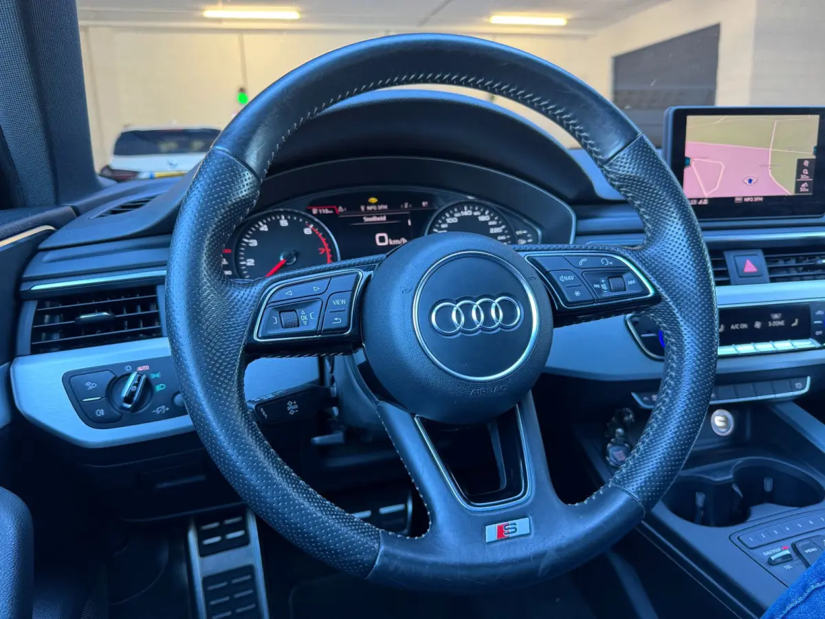 S-LINE / NAP !! / PANO / CRUISE / CLIMATE / FLIPPERS / P.SENSOREN / BLUETOOTH / LEDER-ALCANTARA / ISOFIX / 20 INCH !