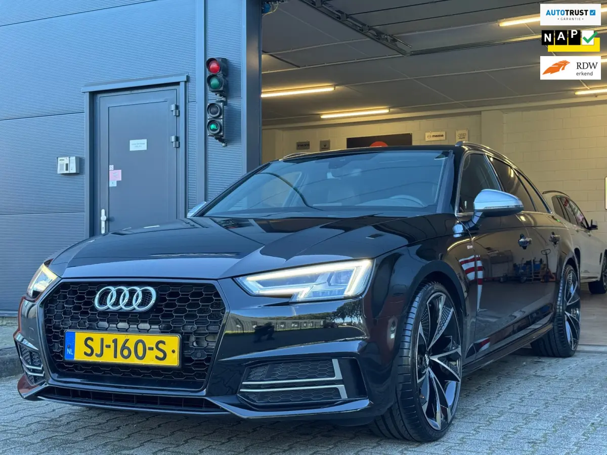 S-LINE / NAP !! / PANO / CRUISE / CLIMATE / FLIPPERS / P.SENSOREN / BLUETOOTH / LEDER-ALCANTARA / ISOFIX / 20 INCH !
