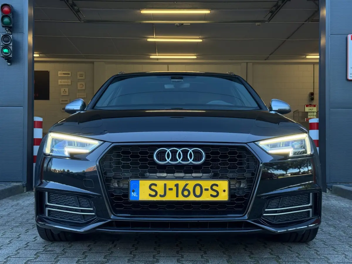 S-LINE / NAP !! / PANO / CRUISE / CLIMATE / FLIPPERS / P.SENSOREN / BLUETOOTH / LEDER-ALCANTARA / ISOFIX / 20 INCH !