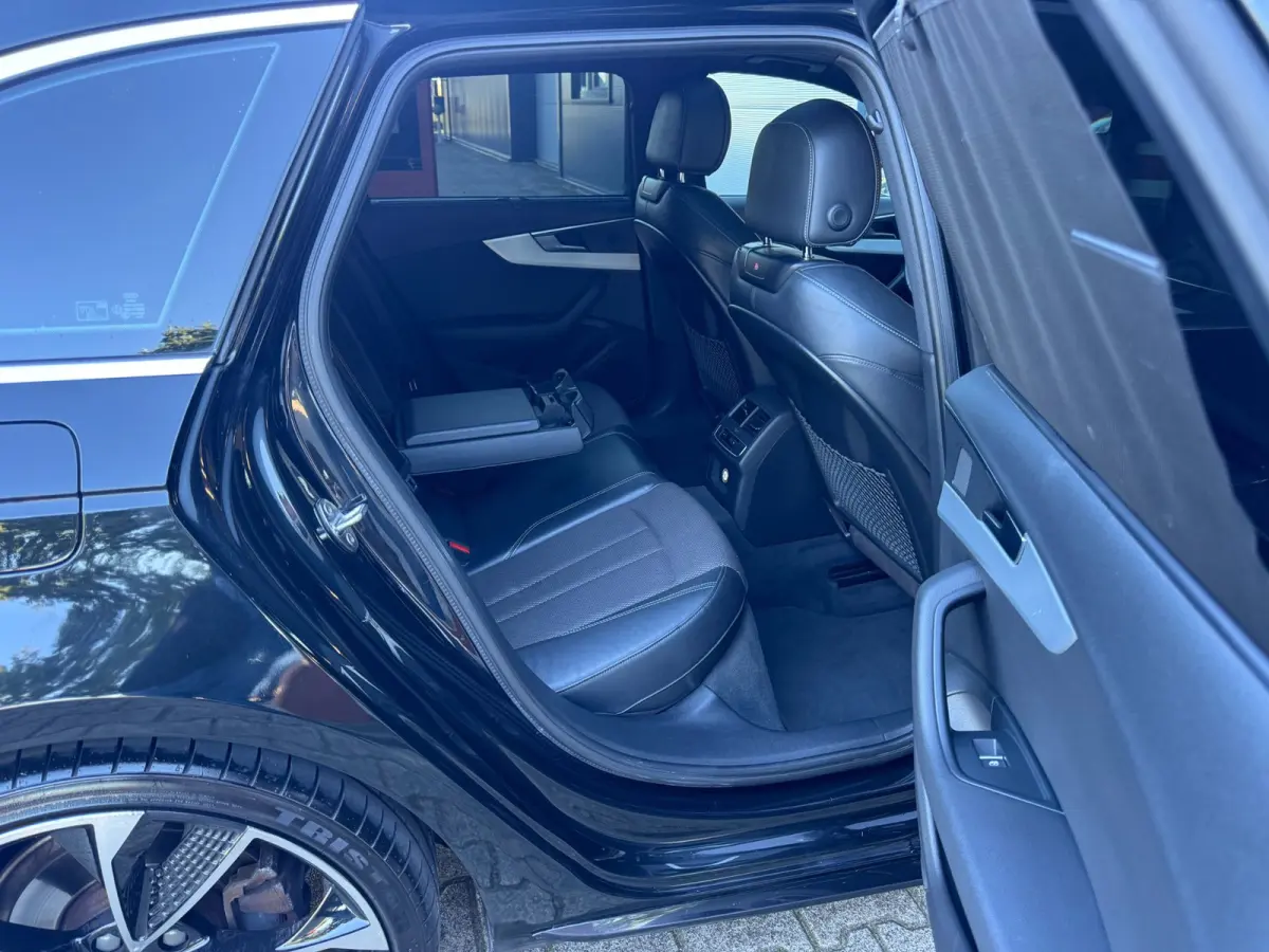 S-LINE / NAP !! / PANO / CRUISE / CLIMATE / FLIPPERS / P.SENSOREN / BLUETOOTH / LEDER-ALCANTARA / ISOFIX / 20 INCH !
