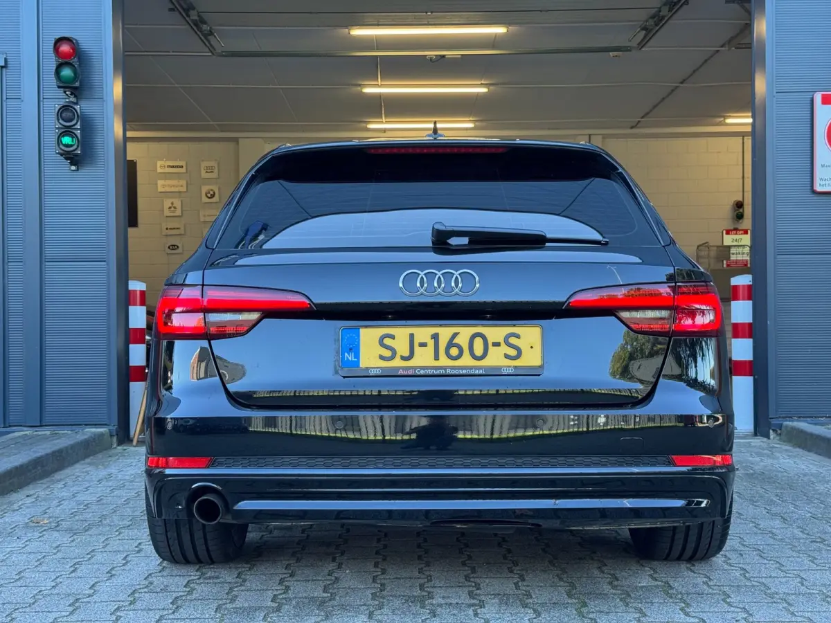S-LINE / NAP !! / PANO / CRUISE / CLIMATE / FLIPPERS / P.SENSOREN / BLUETOOTH / LEDER-ALCANTARA / ISOFIX / 20 INCH !
