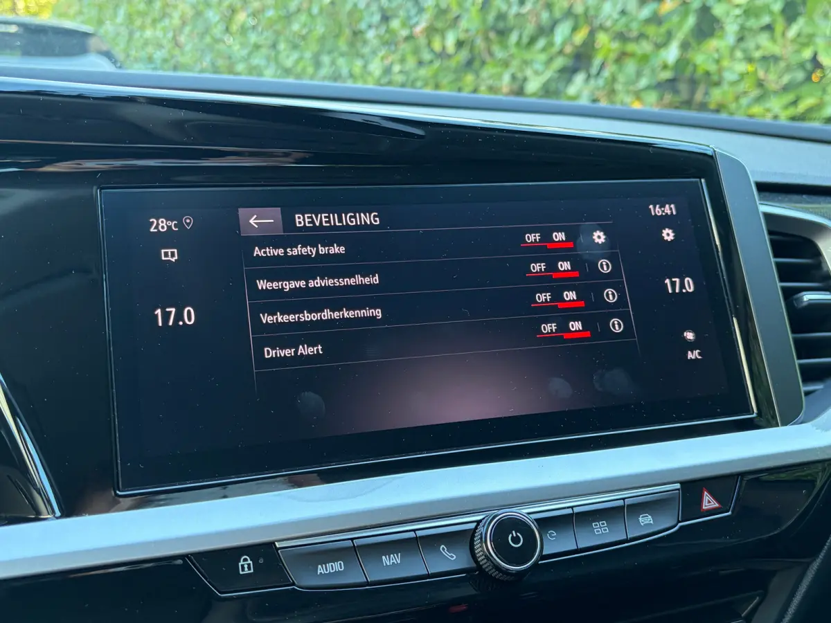 1.6 Turbo Plug-In Hybrid 225 PK Level 4/GS Line | TREKHAAK AFNB.| ADAPTIEVE CRUISE CONTROL| AGR COMFORTSTOELEN| DODEHOEK DETECTIE| STUUR, STOEL EN VOORRUITVERWARMING| HALF LEDER/HALF STOFFEN
