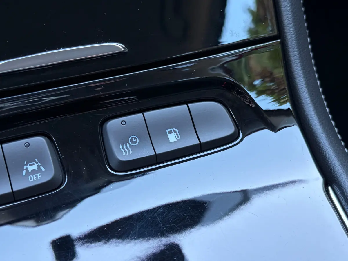 1.6 Turbo Plug-In Hybrid 225 PK Level 4/GS Line | TREKHAAK AFNB.| ADAPTIEVE CRUISE CONTROL| AGR COMFORTSTOELEN| DODEHOEK DETECTIE| STUUR, STOEL EN VOORRUITVERWARMING| HALF LEDER/HALF STOFFEN