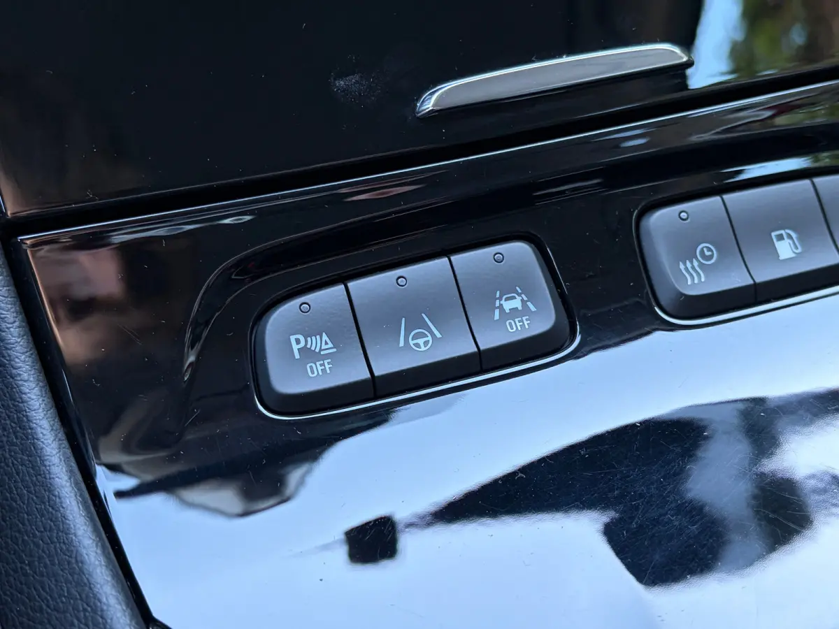 1.6 Turbo Plug-In Hybrid 225 PK Level 4/GS Line | TREKHAAK AFNB.| ADAPTIEVE CRUISE CONTROL| AGR COMFORTSTOELEN| DODEHOEK DETECTIE| STUUR, STOEL EN VOORRUITVERWARMING| HALF LEDER/HALF STOFFEN