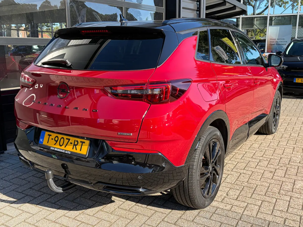 1.6 Turbo Plug-In Hybrid 225 PK Level 4/GS Line | TREKHAAK AFNB.| ADAPTIEVE CRUISE CONTROL| AGR COMFORTSTOELEN| DODEHOEK DETECTIE| STUUR, STOEL EN VOORRUITVERWARMING| HALF LEDER/HALF STOFFEN
